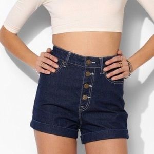 *2/25$* High rise UO button up shorts